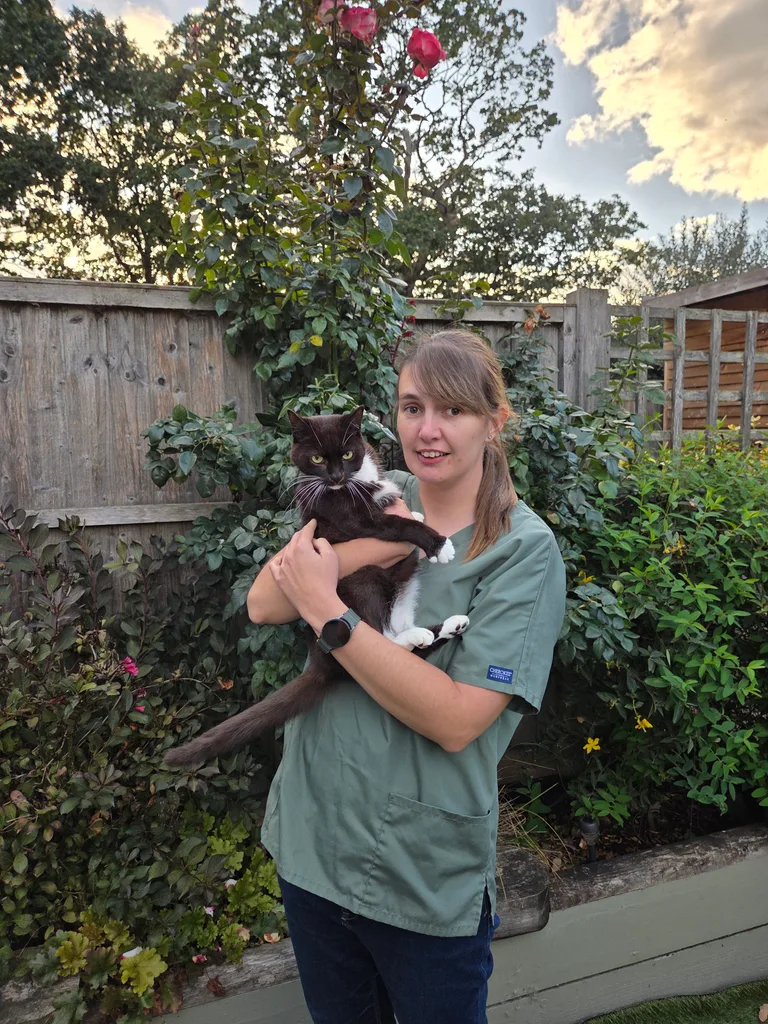 Kayleigh Bennifer with her cat, Mittens